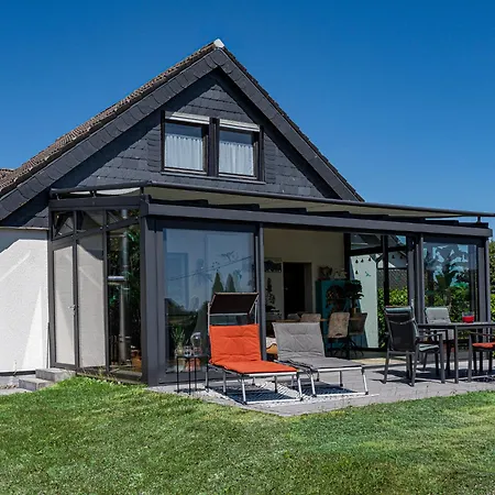 Casa Eifel - In Mit Lateinamerikanischer Seele Fuer Bis Zu 7 Personen - Mit Garten, Terrasse, Wintergarten, Spielzimmer Fuer - Hunde Willkommen