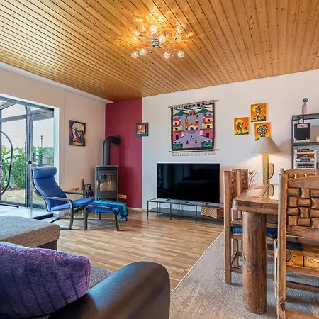 Casa Eifel - In Mit Lateinamerikanischer Seele Fuer Bis Zu 7 Personen - Mit Garten, Terrasse, Wintergarten, Spielzimmer Fuer - Hunde Willkommen بيت للعطل *